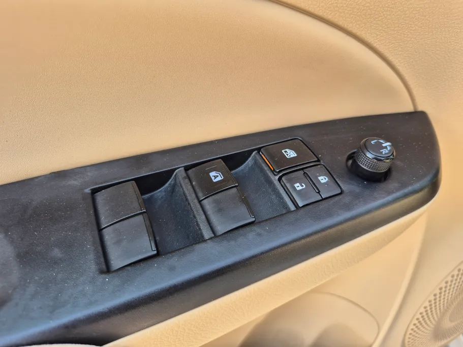 تويوتا يارس Y 2021 