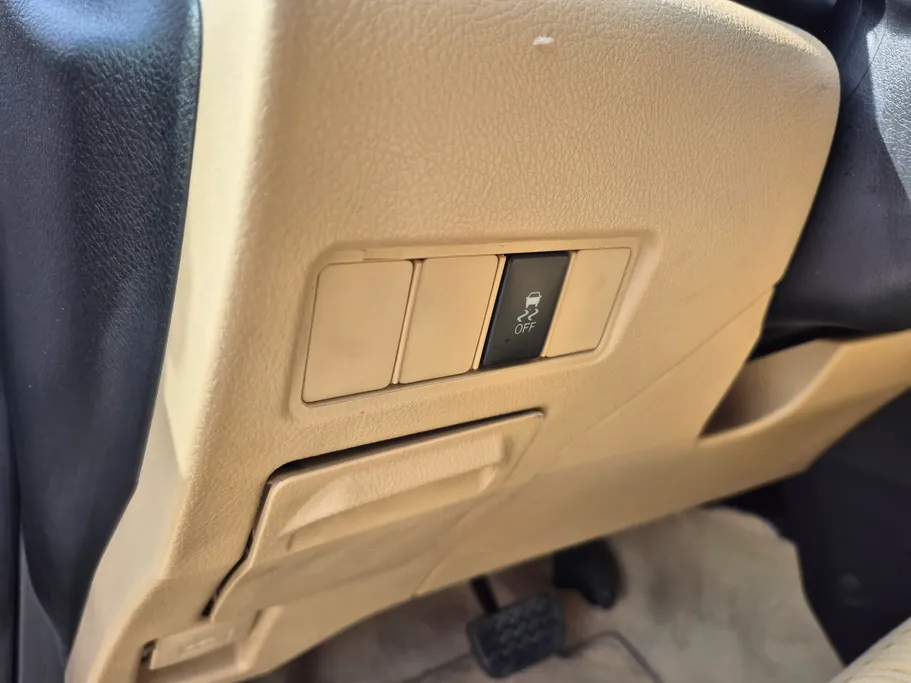 تويوتا يارس Y 2021 