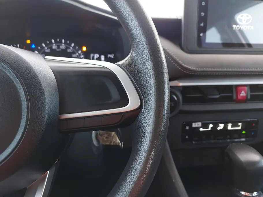 تويوتا يارس Y 2023 