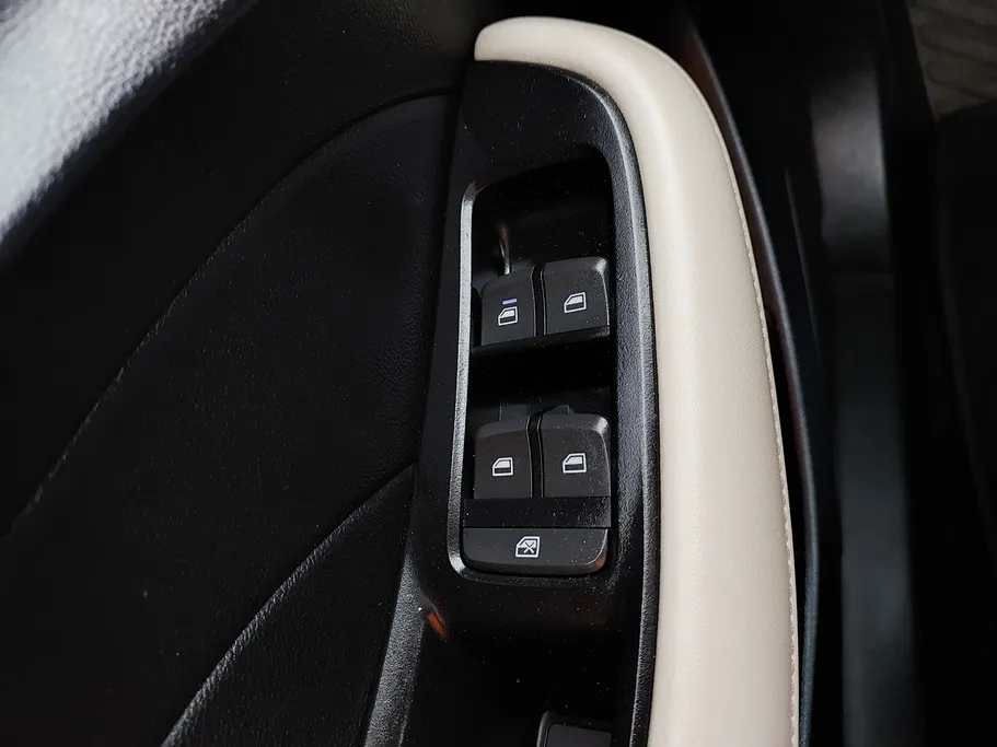 ام جي 5 COM 2022 