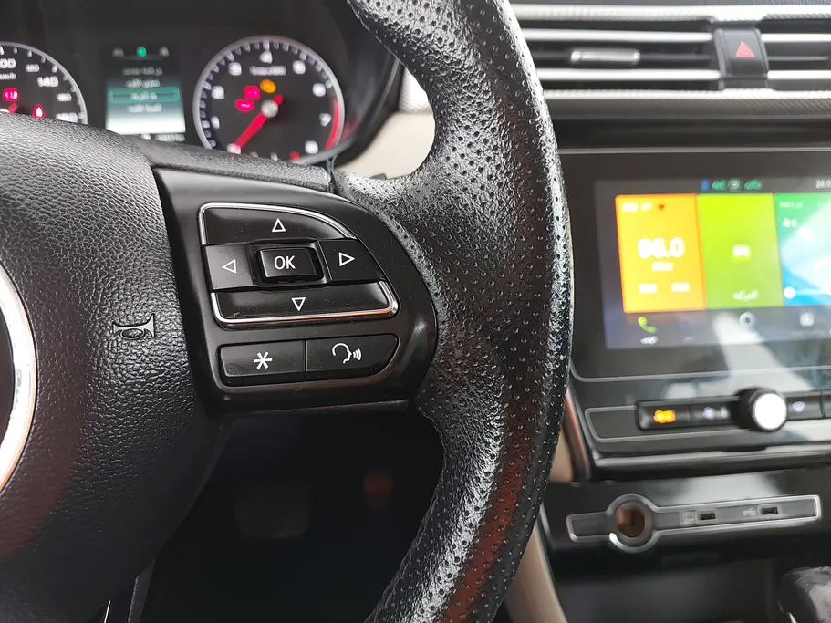 ام جي 5 COM 2022 