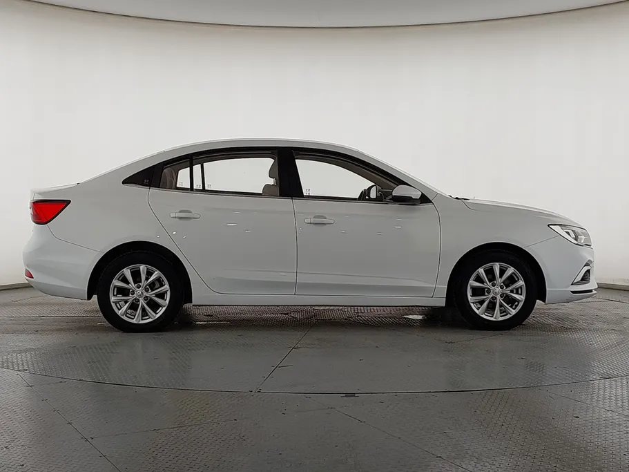 ام جي 5 COM 2022 