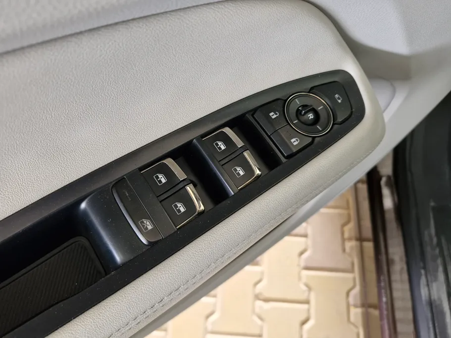 فورد تريتوري تيتانيوم 2023 