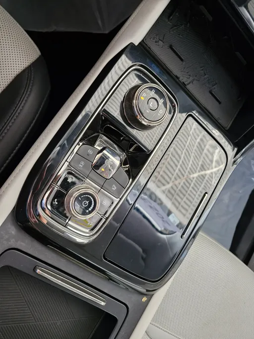 فورد تريتوري تيتانيوم 2023 