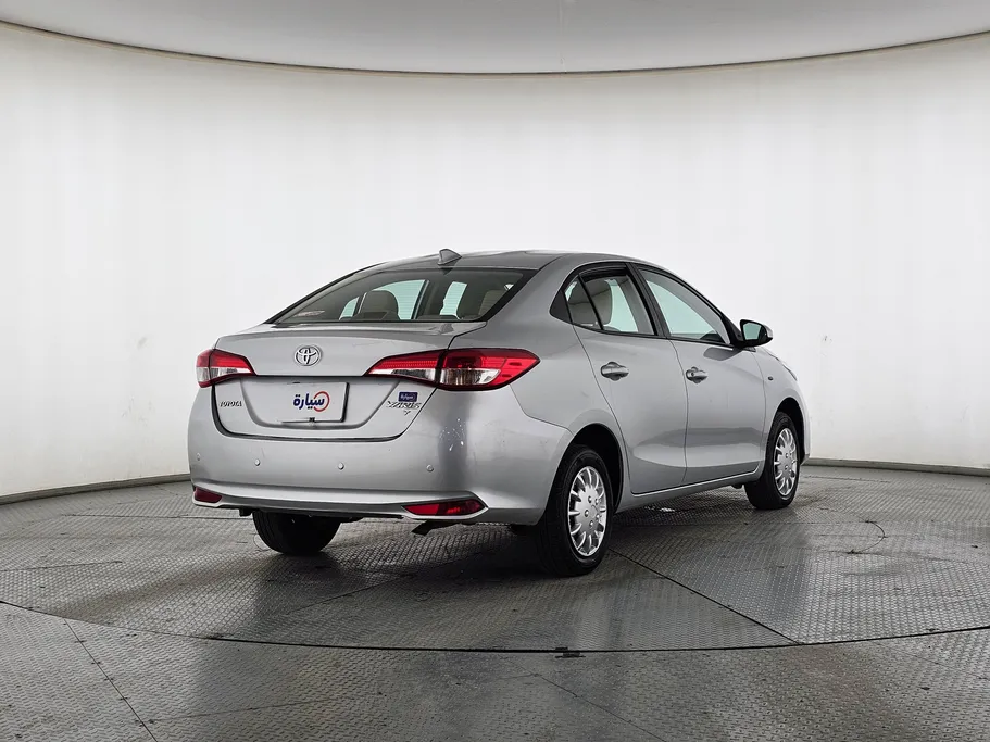 تويوتا يارس Y 2022 
