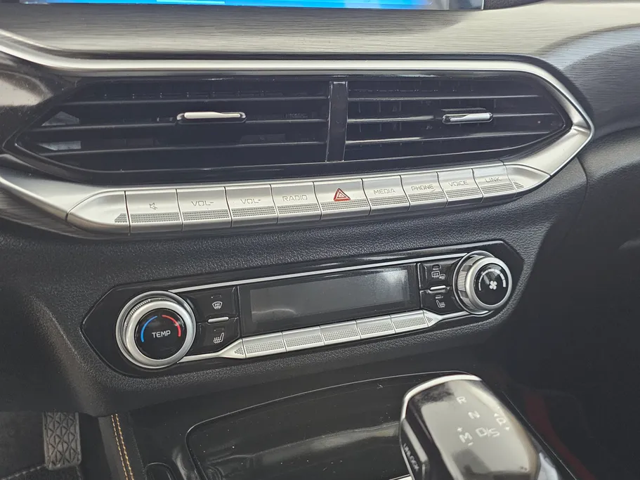 2023 فاو Bestune T77  