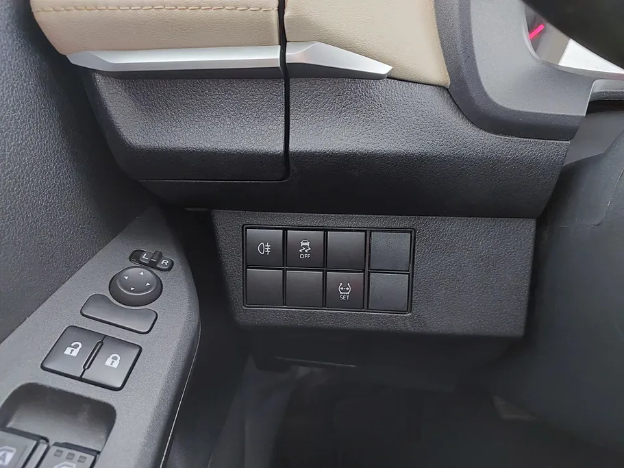 تويوتا يارس Y 2024 