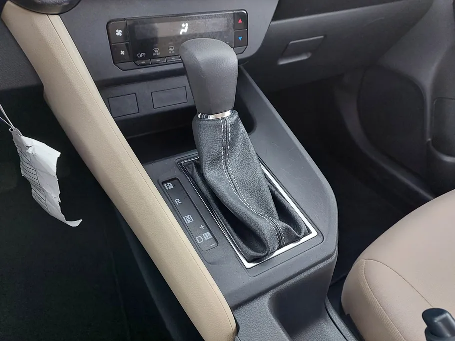 تويوتا يارس Y 2024 