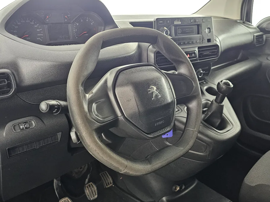 بيجو بارتنر Short van 2022 