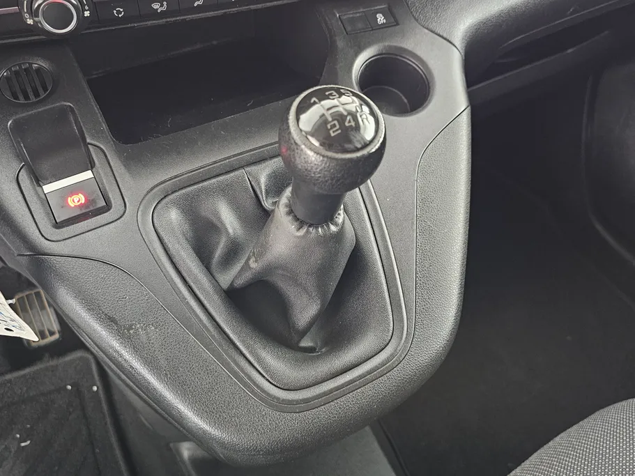 بيجو بارتنر Short van 2022 