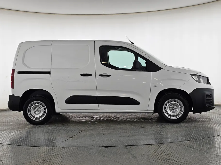 بيجو بارتنر Short van 2022 