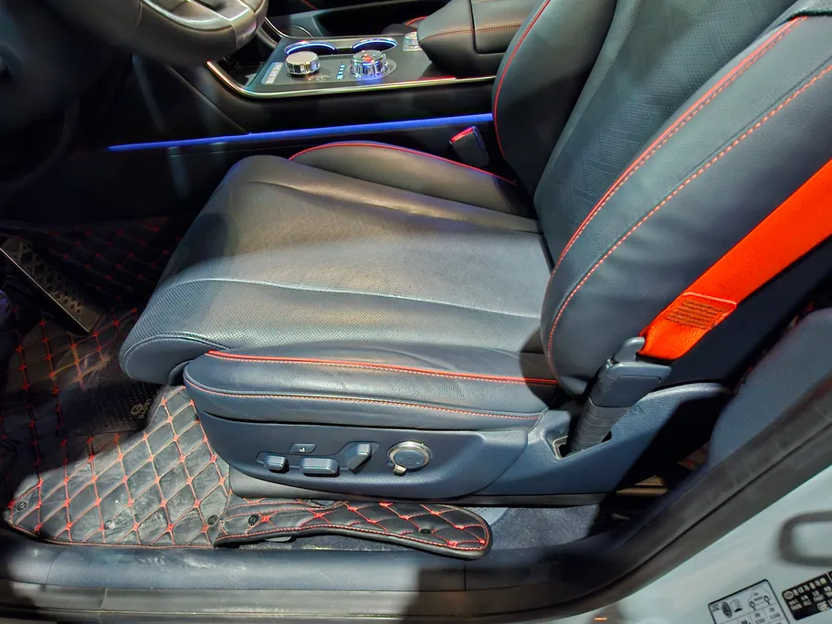 2025 Genesis GV80 Premium 