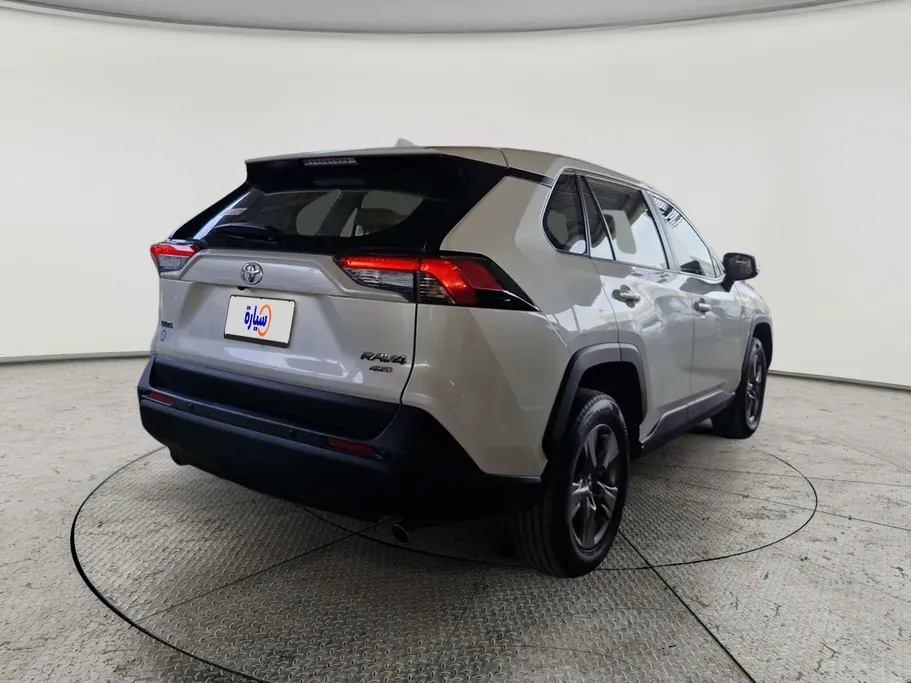 تويوتا راف فور LE 2022 