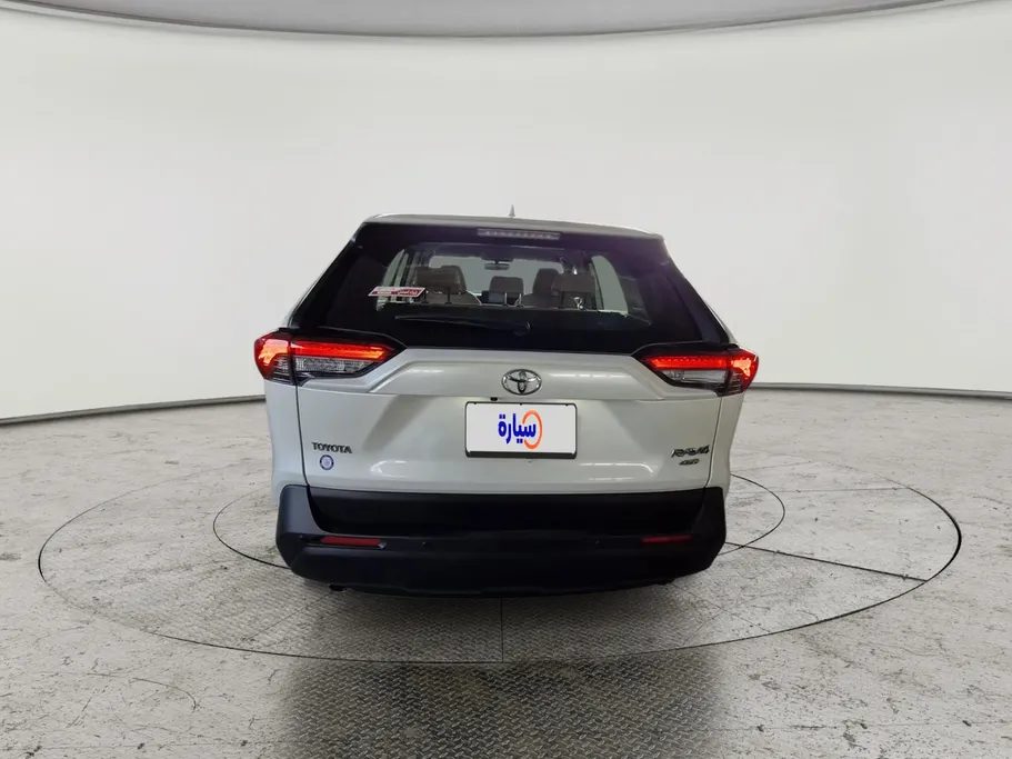 تويوتا راف فور LE 2022 