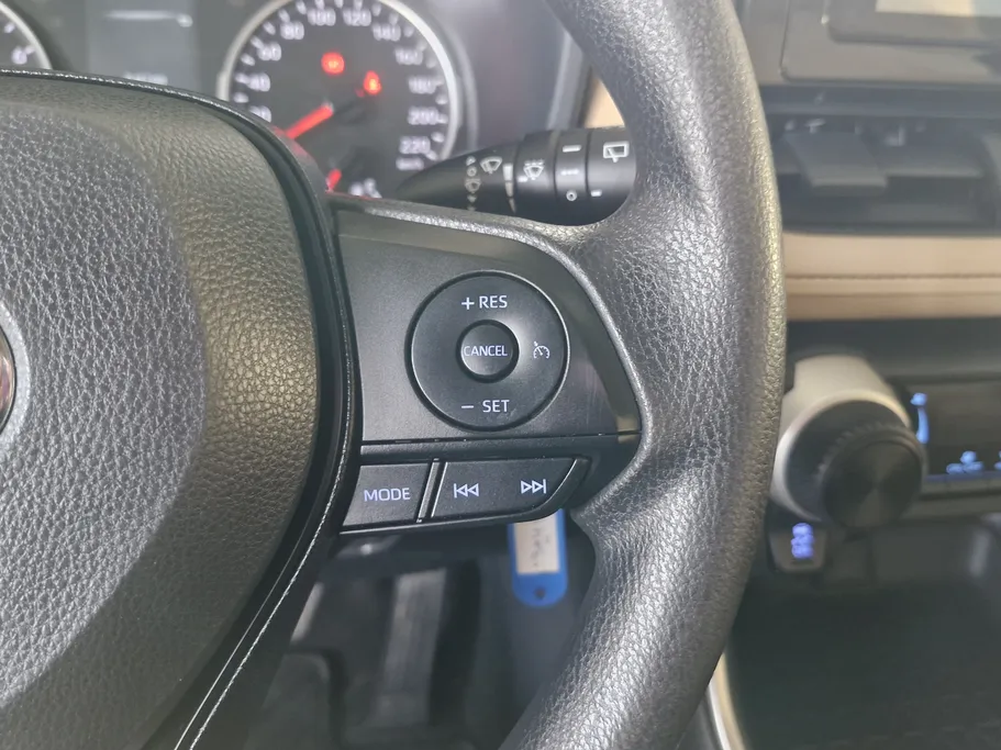 تويوتا راف فور LE 2022 