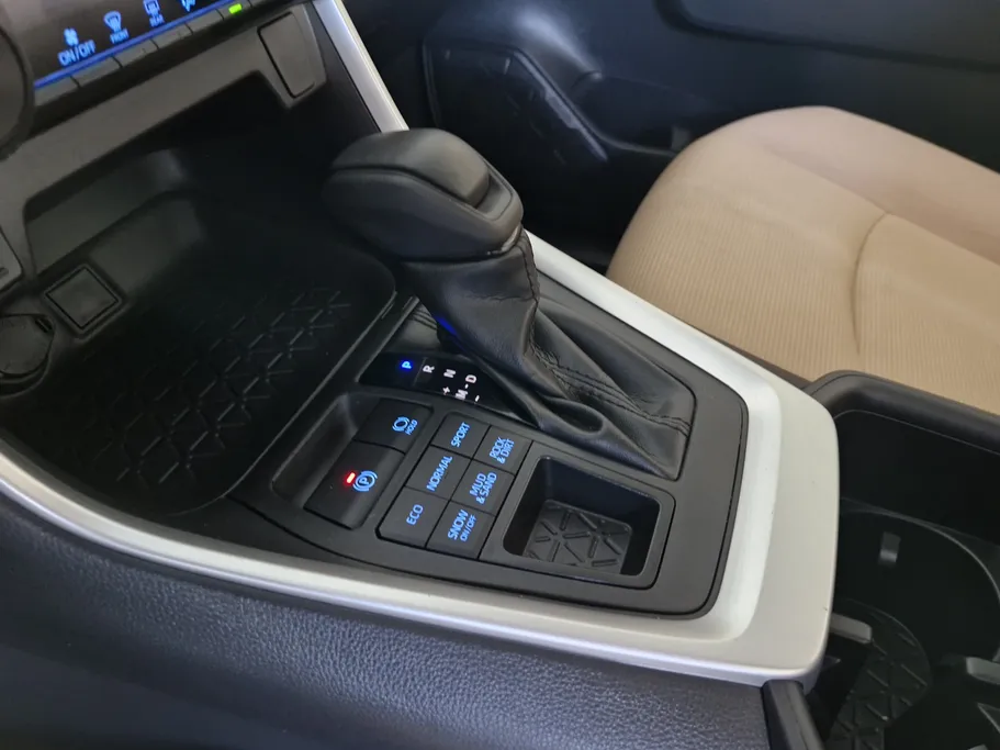 تويوتا راف فور LE 2022 