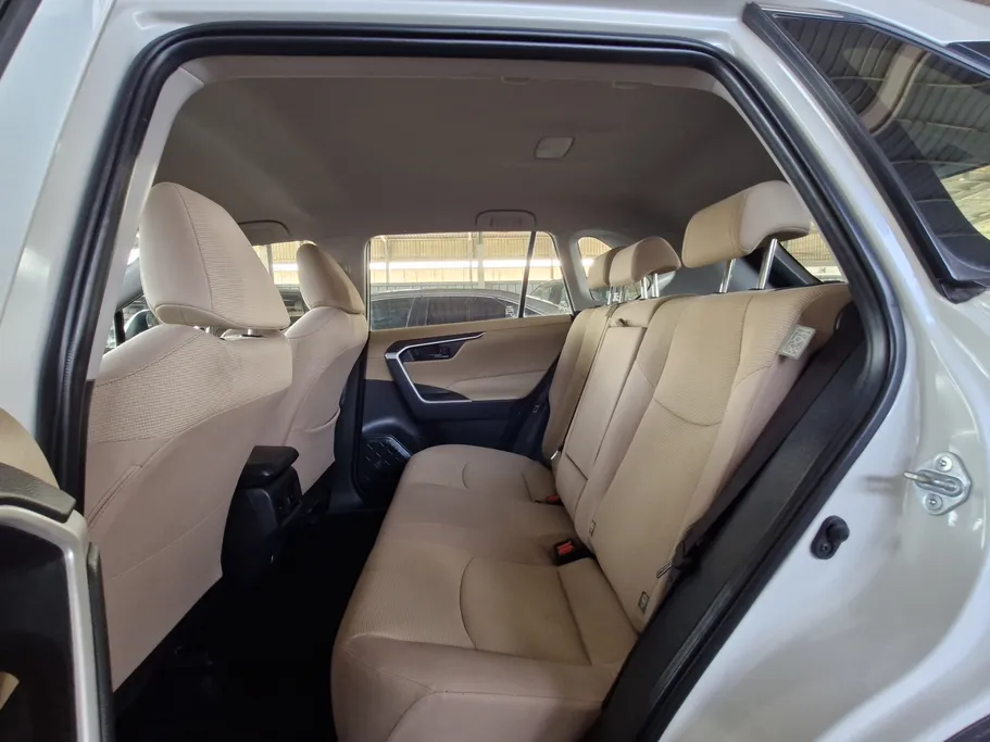 تويوتا راف فور LE 2022 