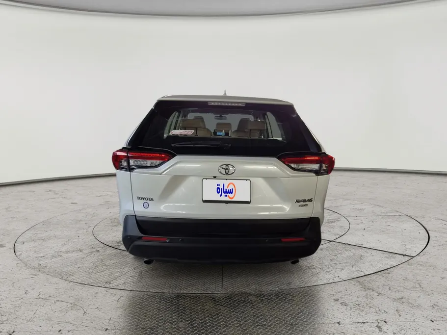 تويوتا راف فور LE 2022 