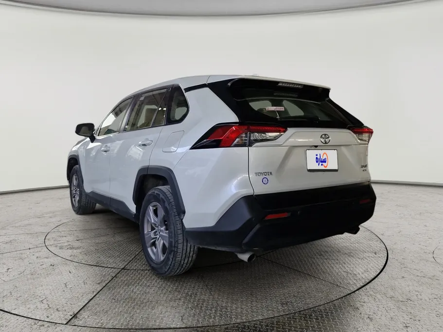 تويوتا راف فور LE 2022 