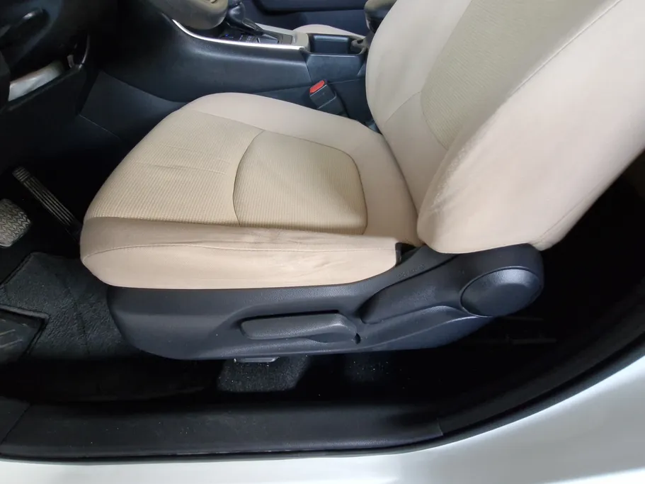 تويوتا راف فور LE 2022 