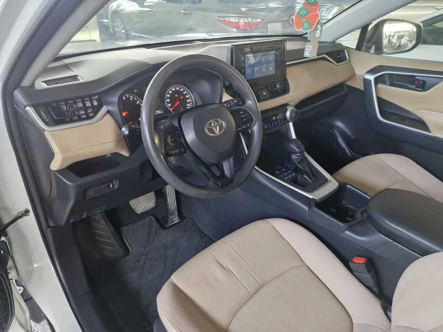 تويوتا راف فور LE 2022 