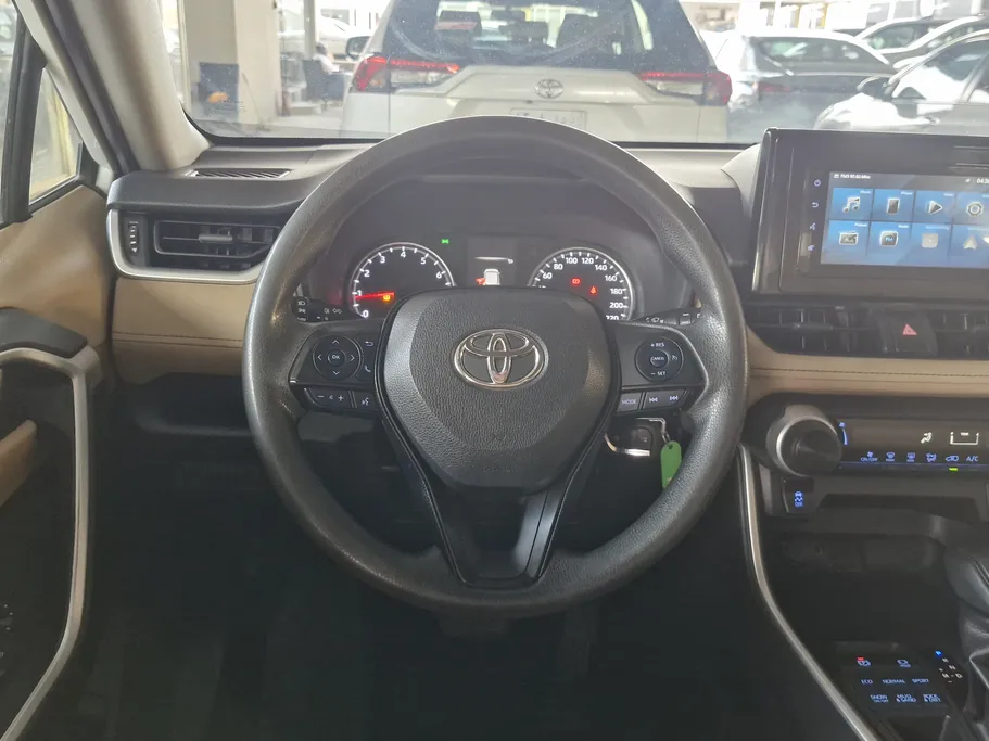 تويوتا راف فور LE 2022 