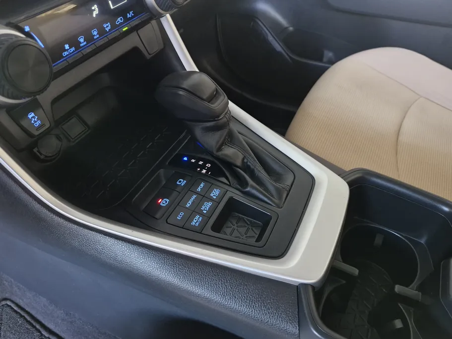 تويوتا راف فور LE 2022 