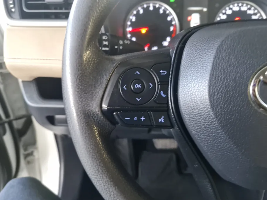 تويوتا راف فور LE 2022 