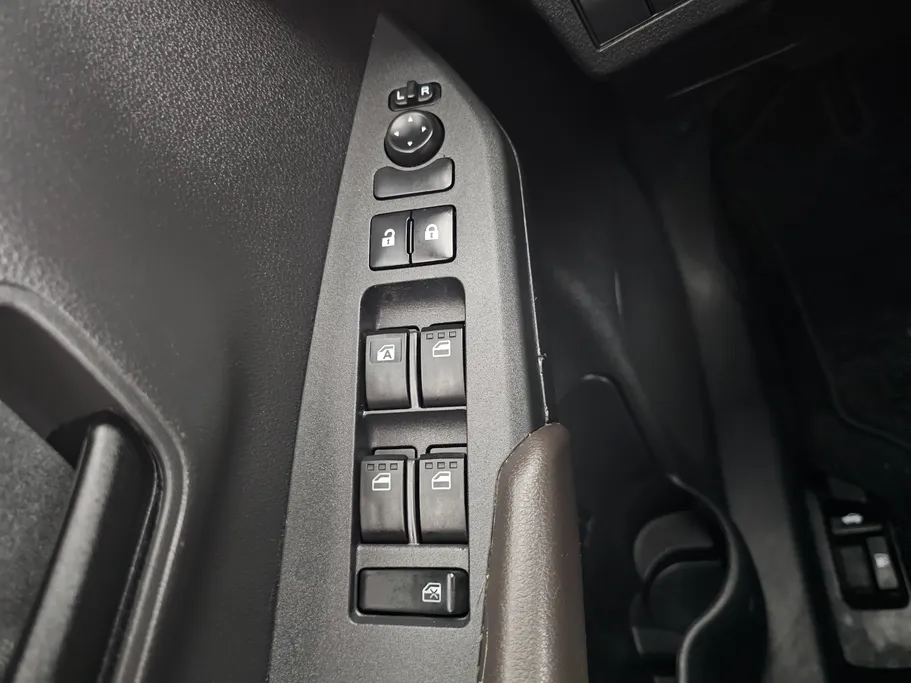 2023 Toyota Yaris  Y 