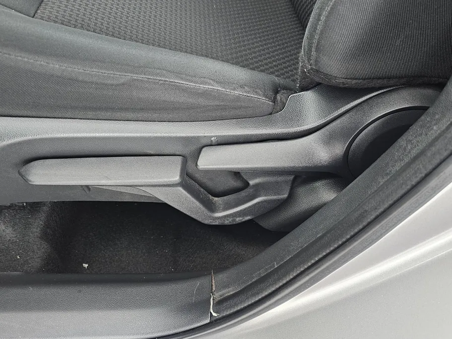 2023 Toyota Yaris  Y 