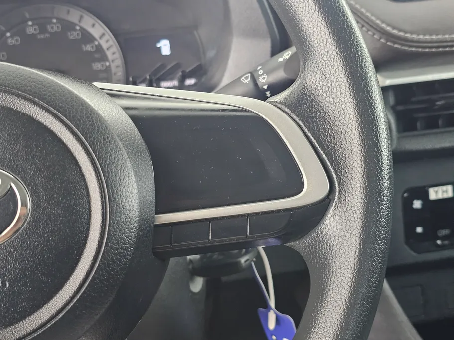 2023 Toyota Yaris  Y 