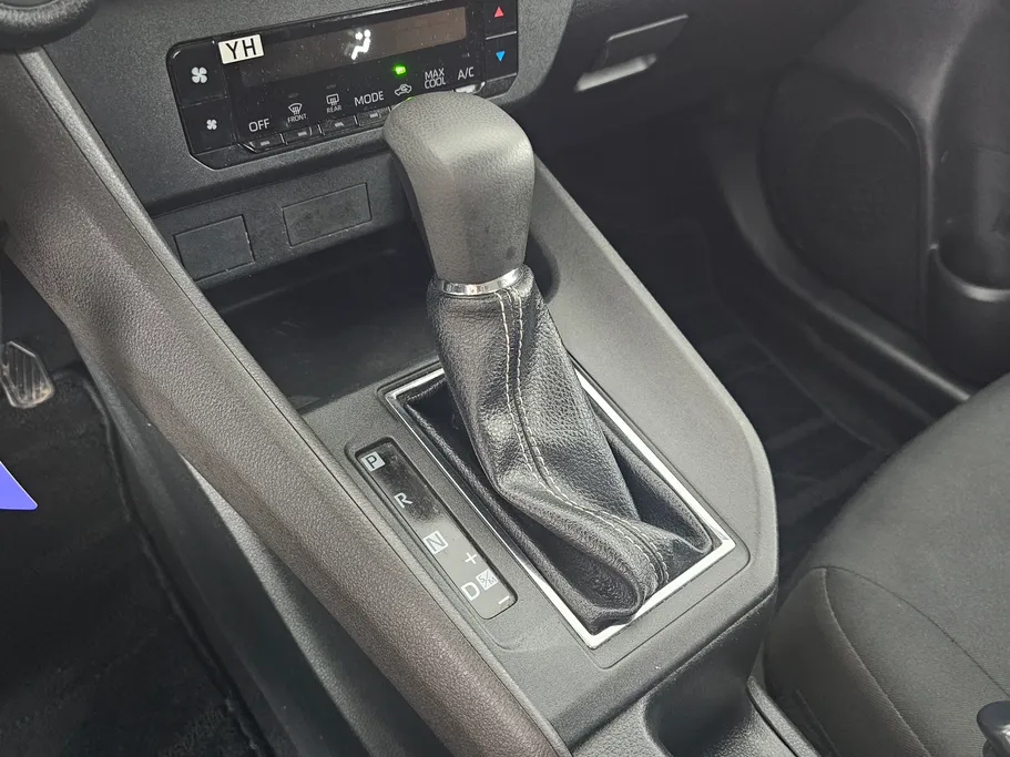 2023 Toyota Yaris  Y 