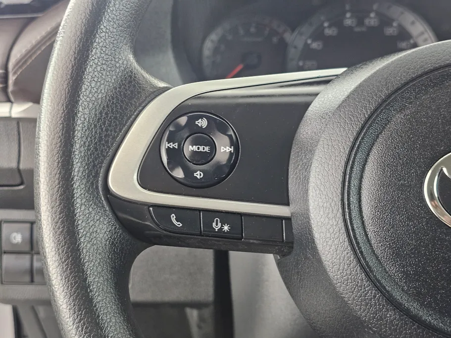 2023 Toyota Yaris  Y 