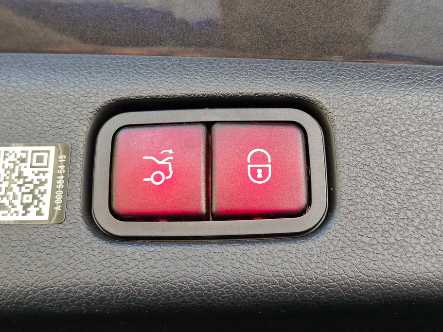 مرسيدس E 200 2025 