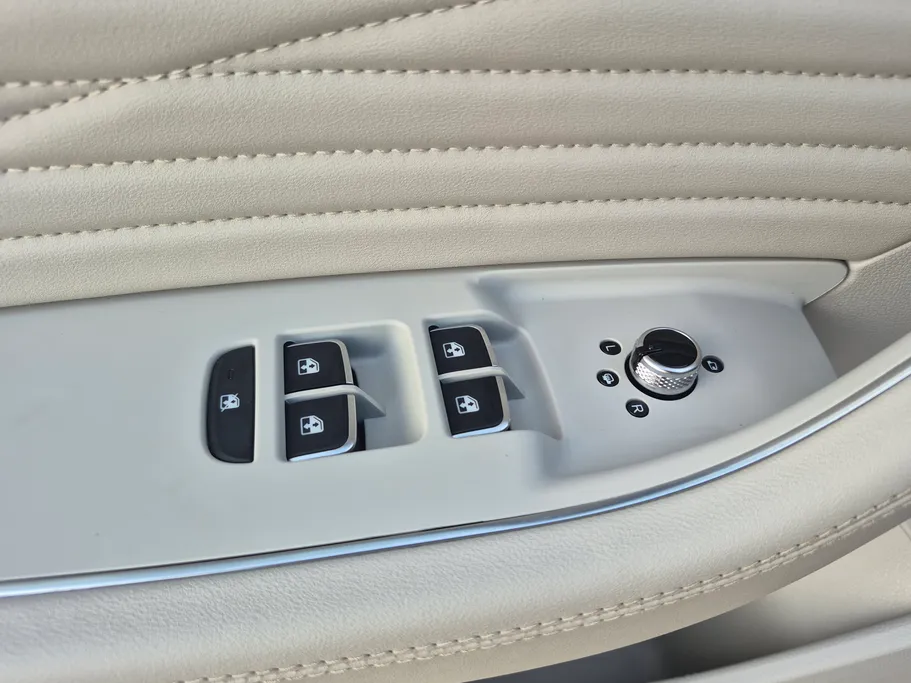 2023 Hongqi HS5 Deluxe 