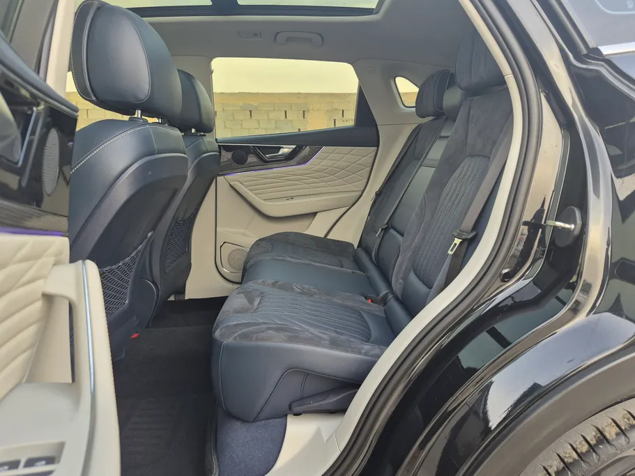 2023 Hongqi HS5 Deluxe 