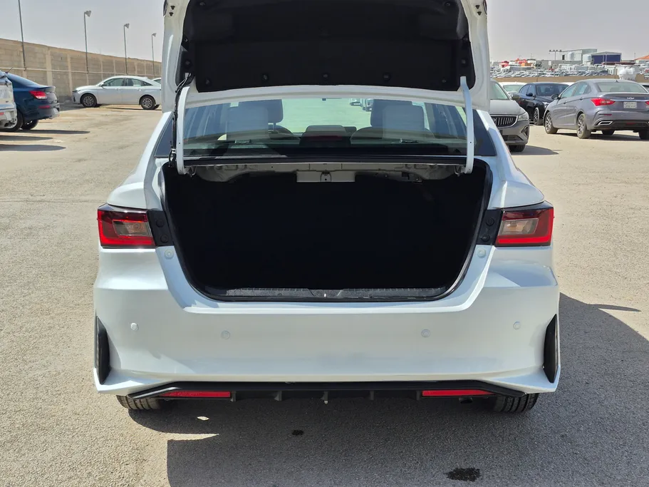 تويوتا يارس Y 2024 