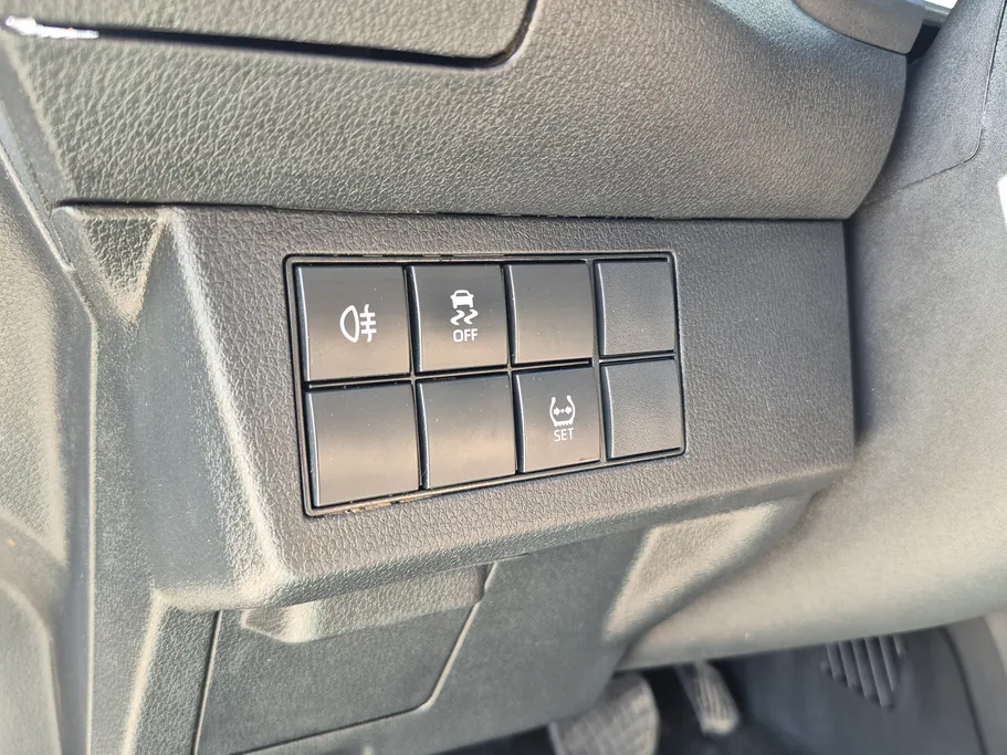 تويوتا يارس Y 2024 