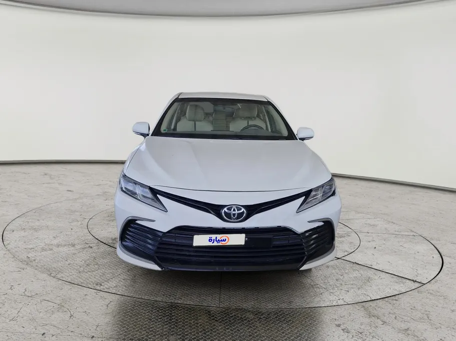 تويوتا كامري LE 2022 