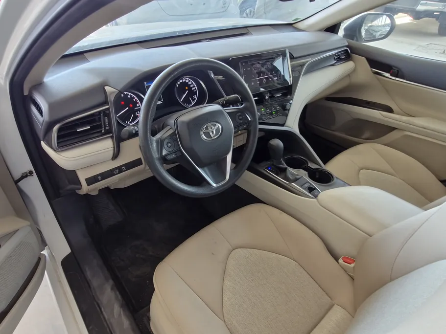 تويوتا كامري LE 2022 