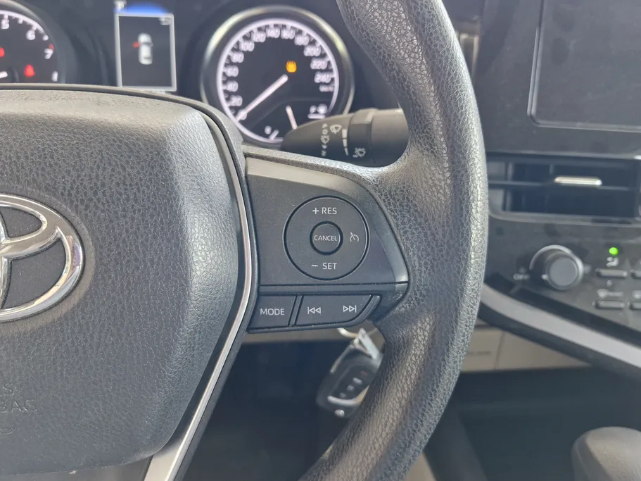 تويوتا كامري LE 2022 