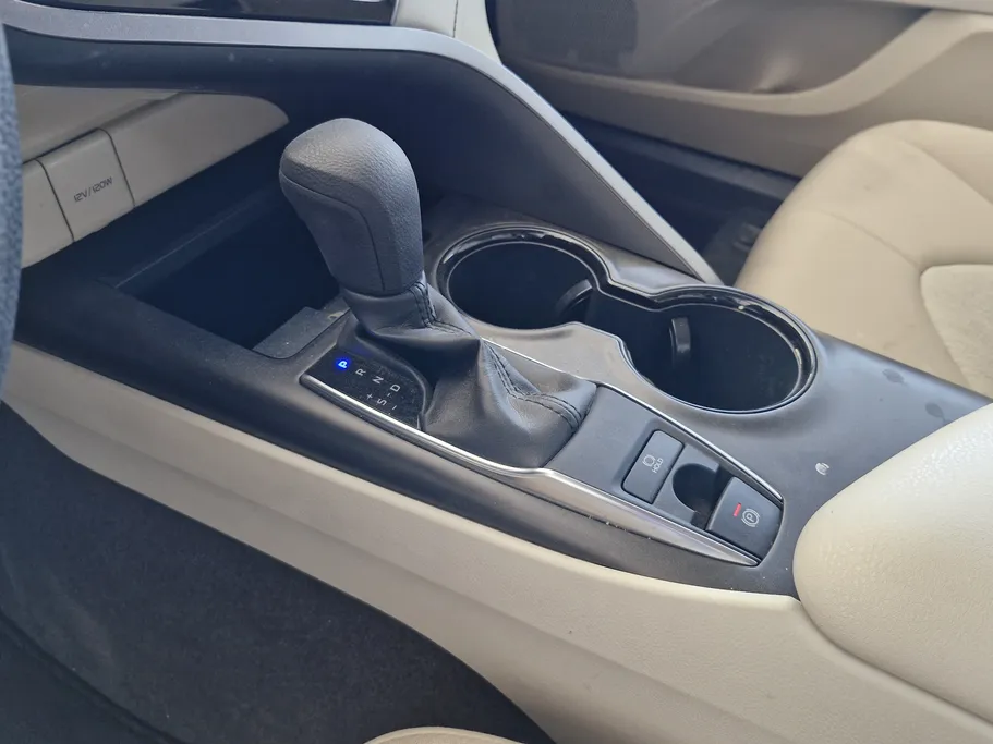 تويوتا كامري LE 2022 