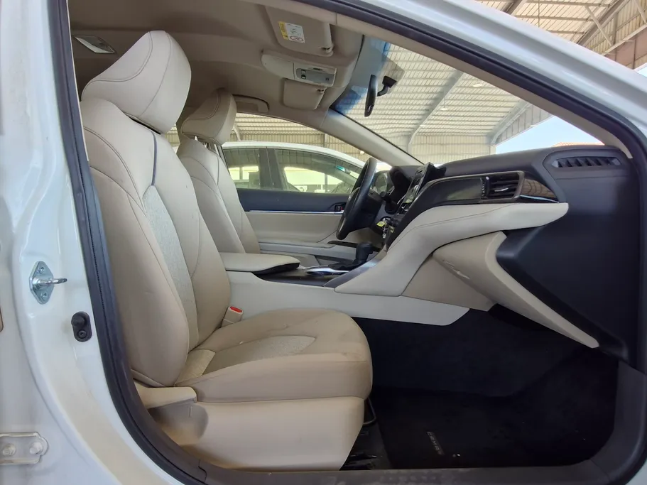 تويوتا كامري LE 2022 