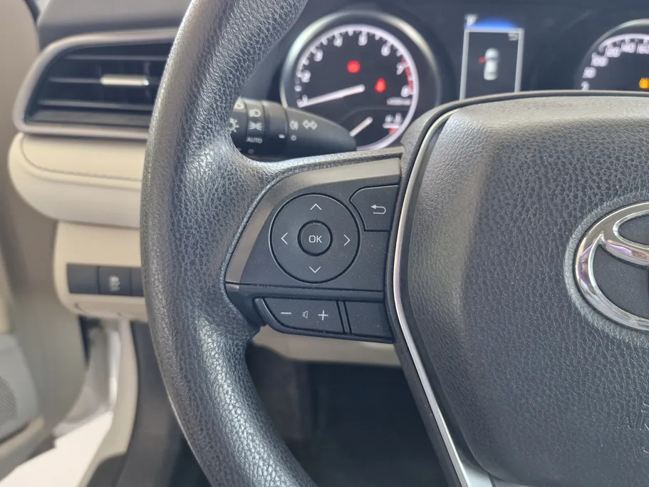 تويوتا كامري LE 2022 