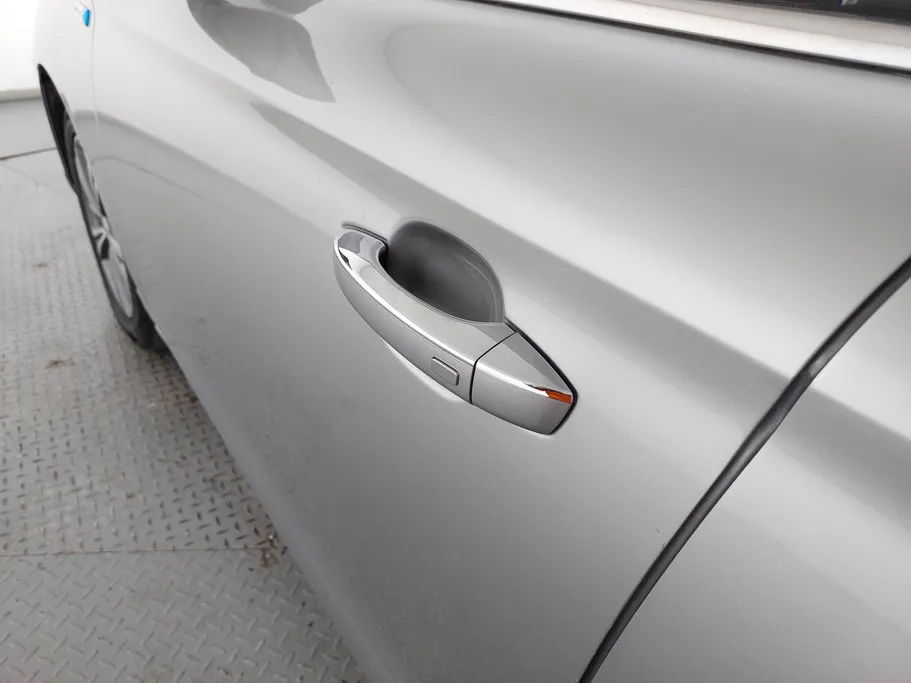 2023 ام جي 5 LUX 