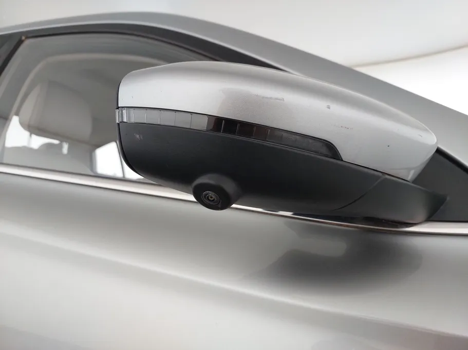 2023 ام جي 5 LUX 