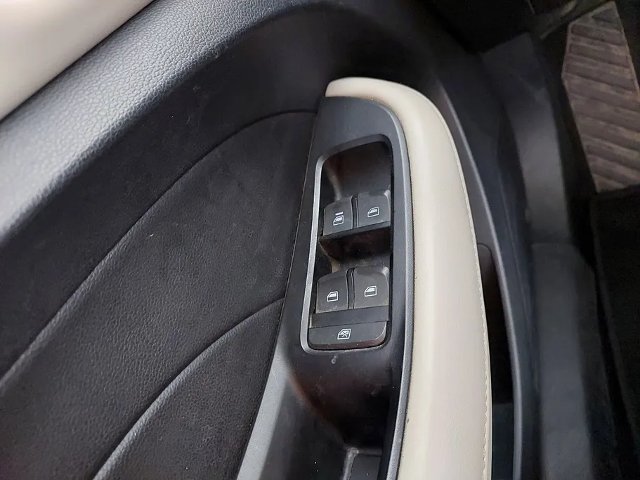 2023 ام جي 5 LUX 