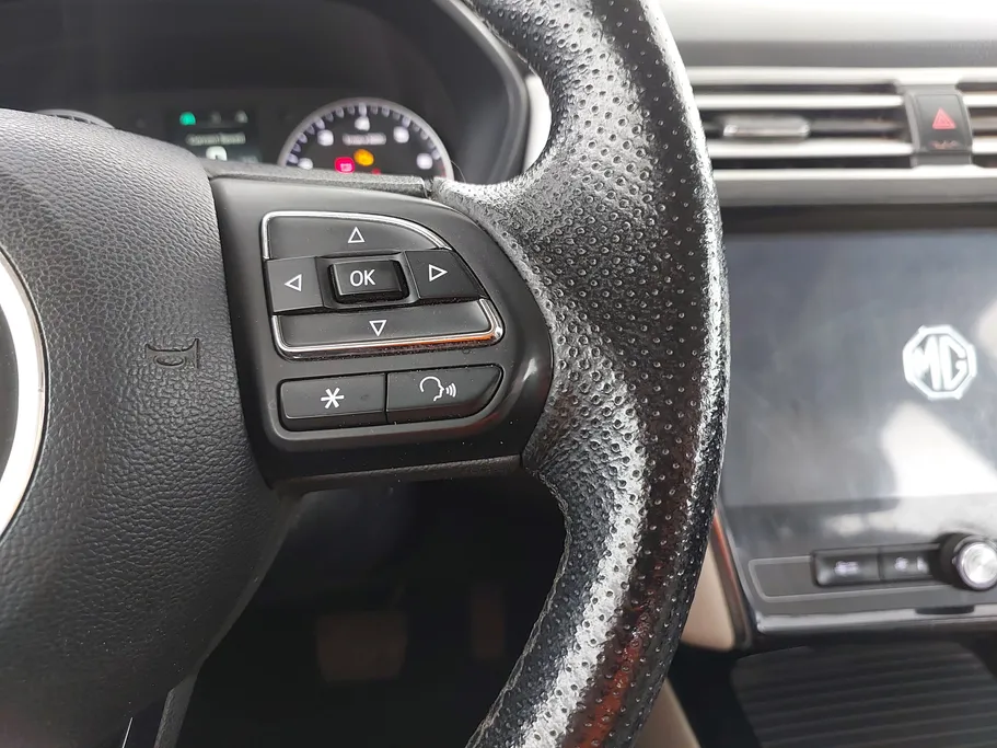 2023 ام جي 5 LUX 