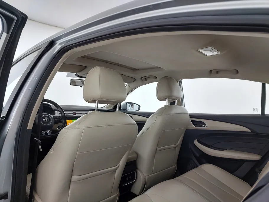 2023 ام جي 5 LUX 