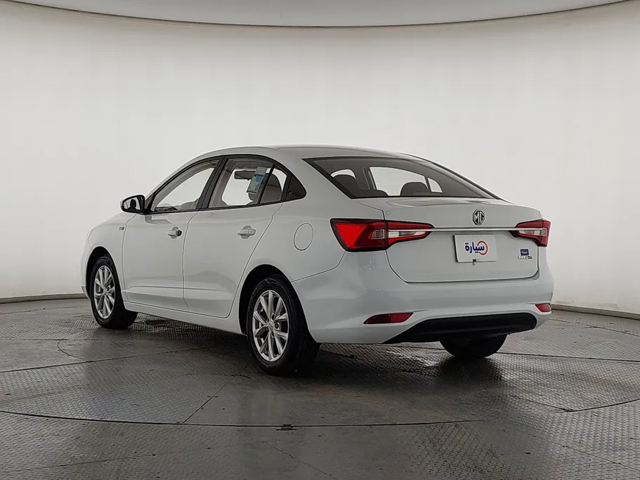 ام جي 5 STD 2023 